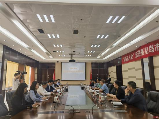 送法入会 服务企业 律师顾问团走进市物业管理协会