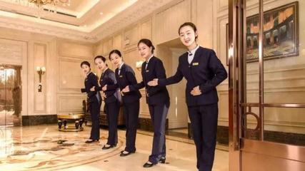 开盘在即,火热认筹中丨品牌物管、温暖服务,国匠中铁的生活态度